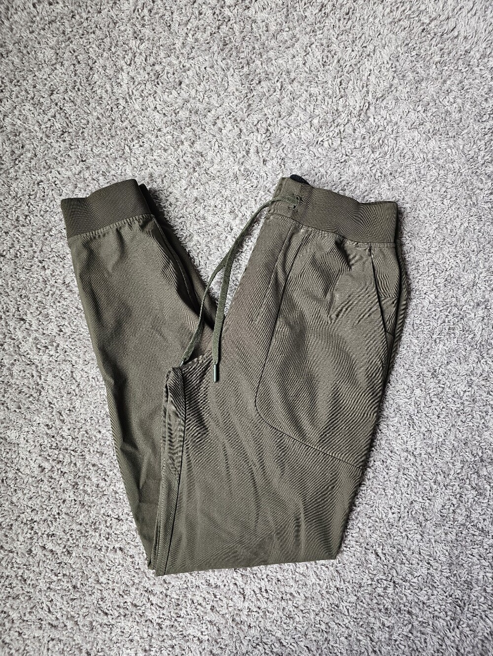 Lululemon Men's Joggers size short small in Dark Green/olive